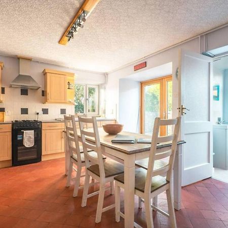 Cosy Welsh Cottage In St Davids Centre With Garden Экстерьер фото